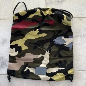 Valentino Garavani Camouflage drawstring backpack